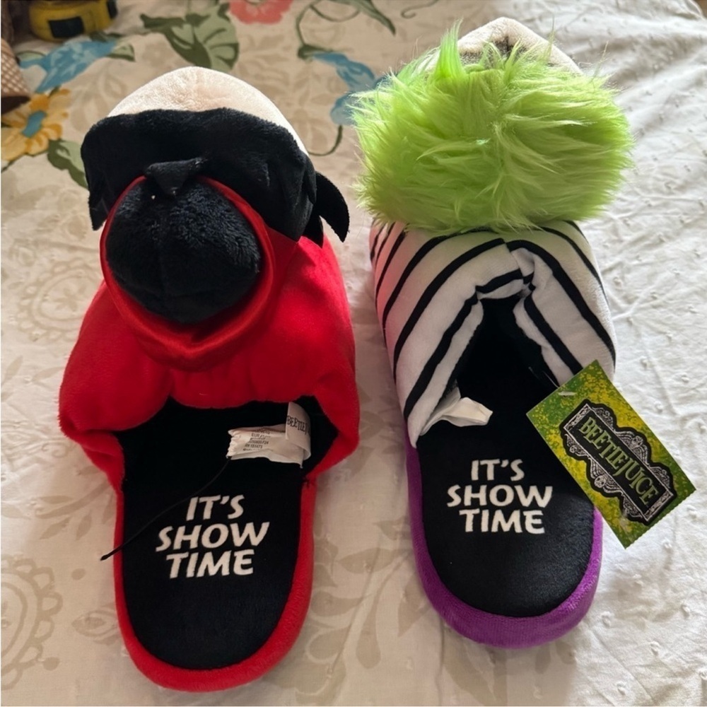 Warner Bros. Character Slippers - Purple and Red Beetlejuice Women's Slippers - Picture 3 of 12
